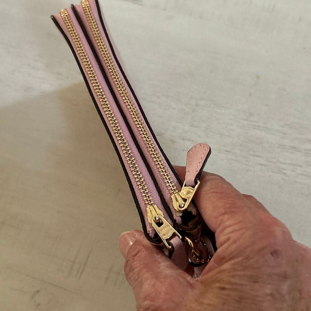 Coach Pink Wristlet W/Keychain - image 4